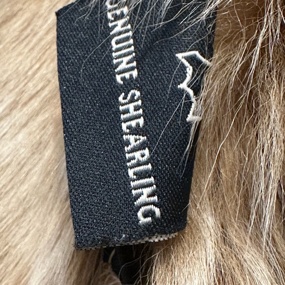 STEPHANE SARTE 100% Genuine Shearling, tan coat. US size S - Picture 7 of 16